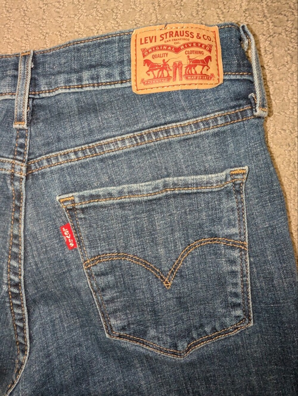 Levi's 311 Shaping Skinny Jeans Size 28